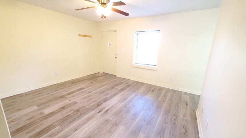 Building Photo - 210 Bolton Cir