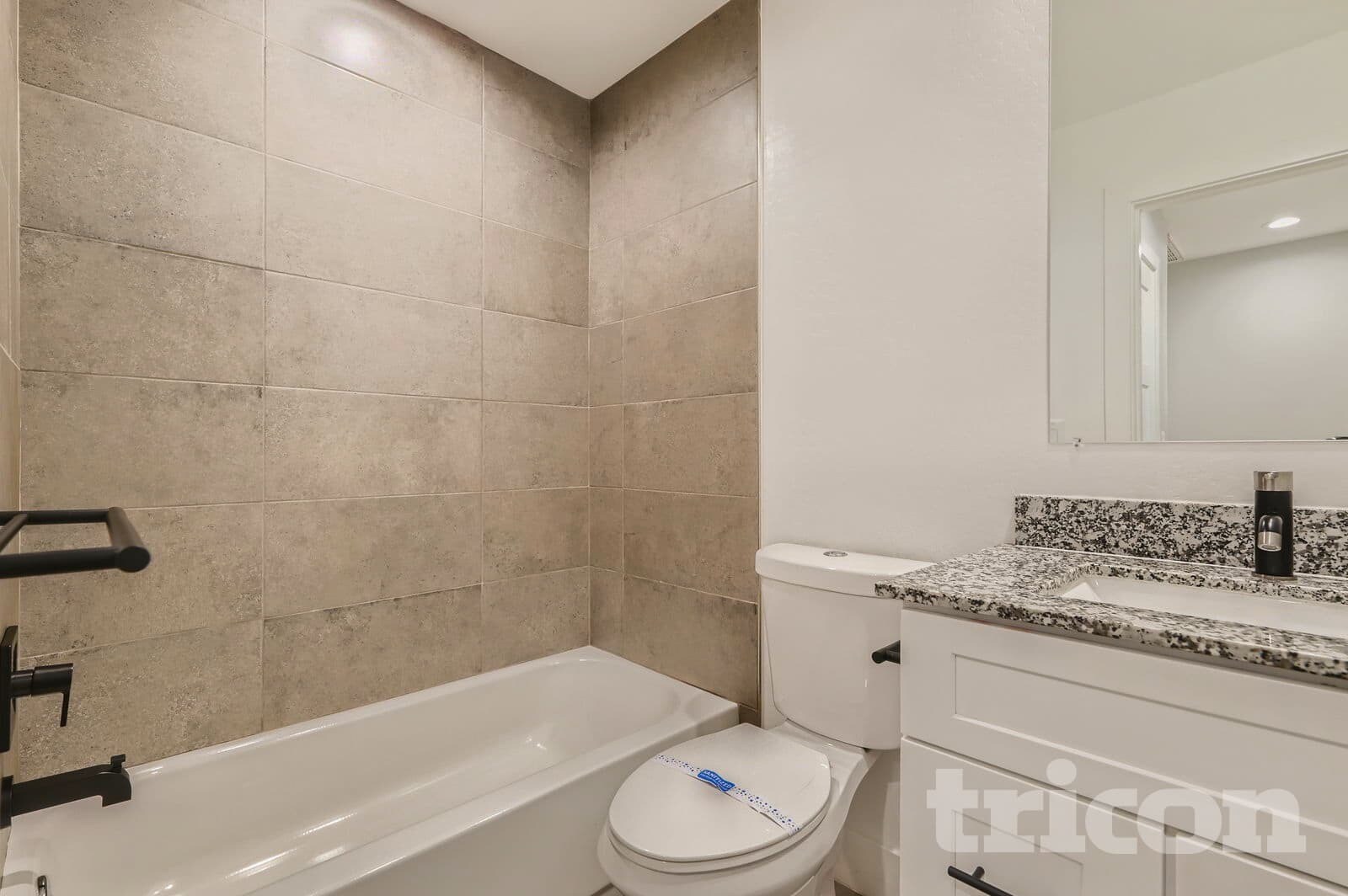 Building Photo - 4665 S 38th Ln