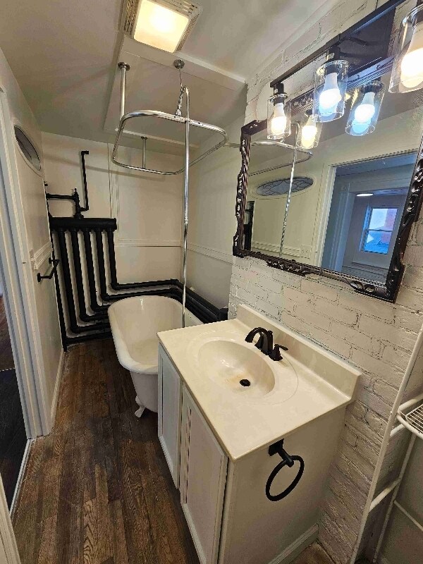 Building Photo - 309 Maple St