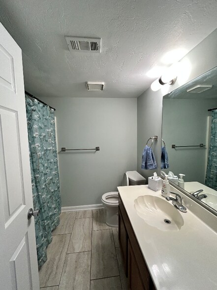 Building Photo - 1200 5th Ave N