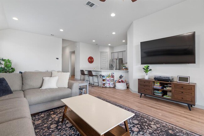 Building Photo - 620 Peace Pipe Way