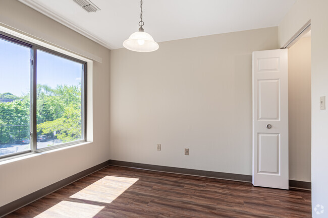 Interior Photo - New Falls Apartments