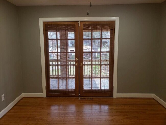 Building Photo - *Move in Savings* This exclusive offer won...