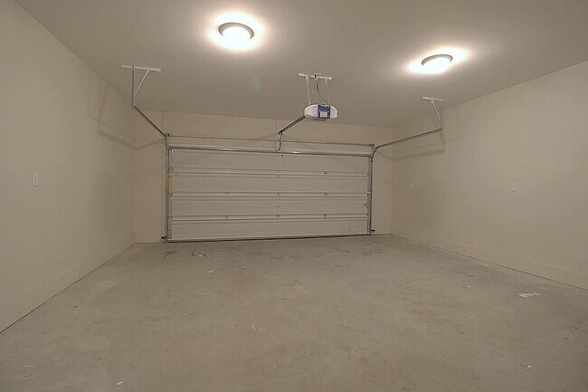 Building Photo - 38 Griffin Rd
