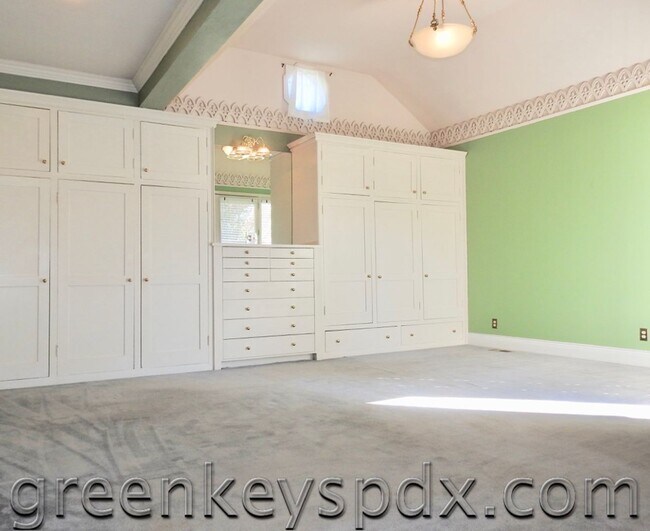 Building Photo - 10197-1136