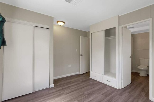 Building Photo - 22 Dahlberg Dr