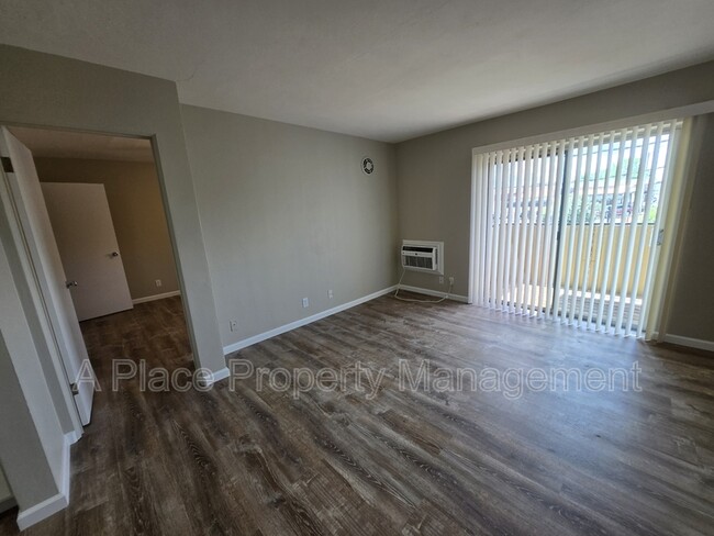 Building Photo - 2727 Hampton Ave