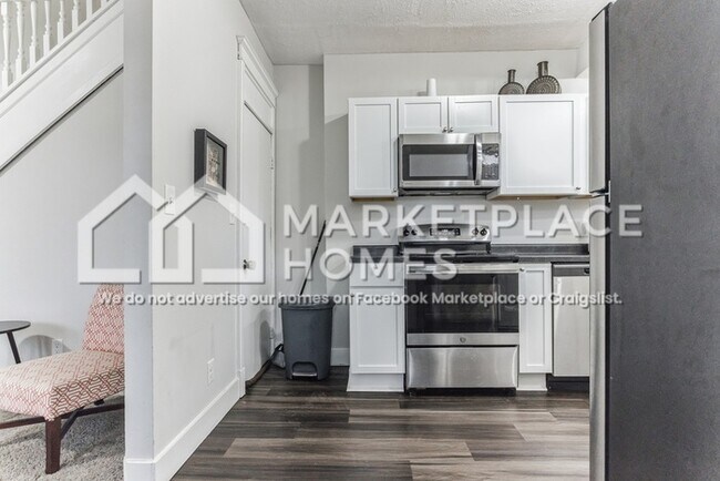 Building Photo - 2428 N Capitol Ave