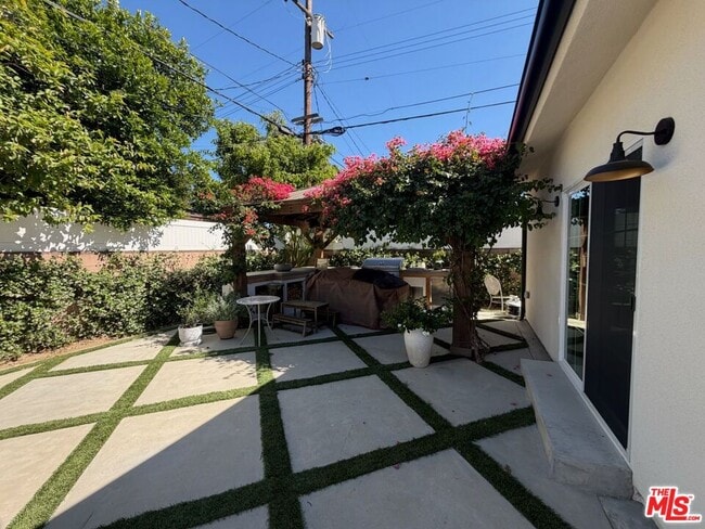 Building Photo - 20748 Stagg St