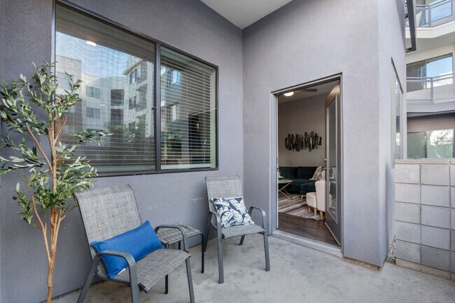 Building Photo - 500 W Broadway Rd