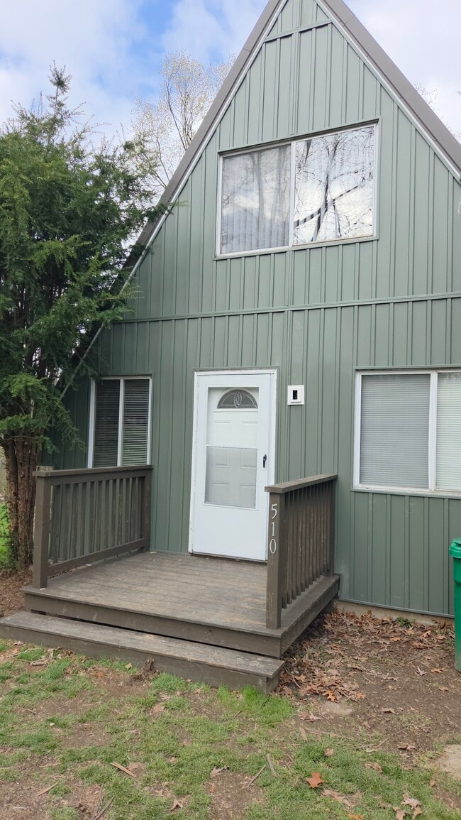 Primary Photo - 510 Mercer Rd