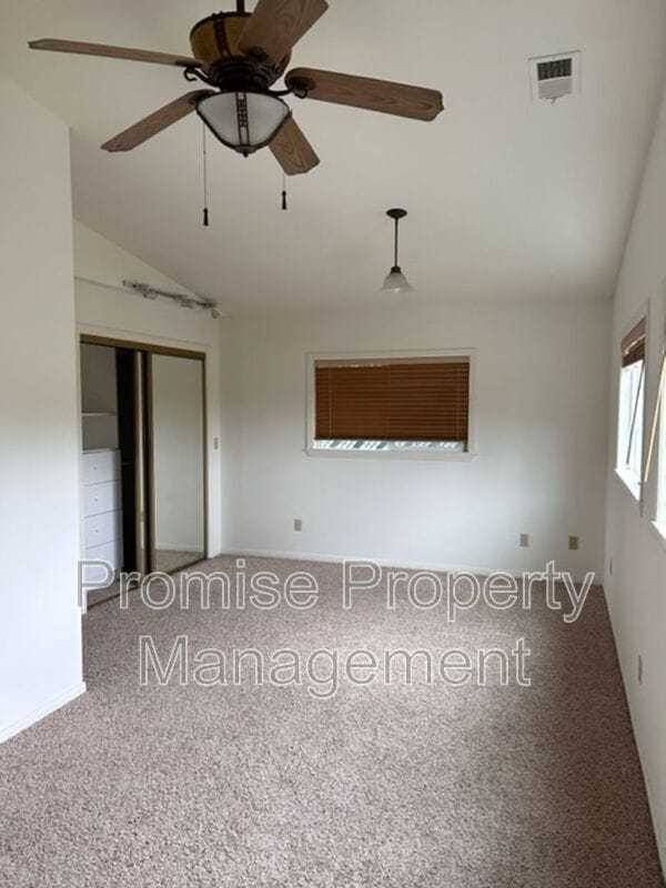 Building Photo - 13543 Mountainside Dr