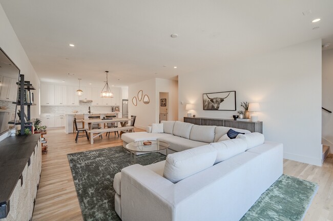 Building Photo - 7207 Gaston Ave