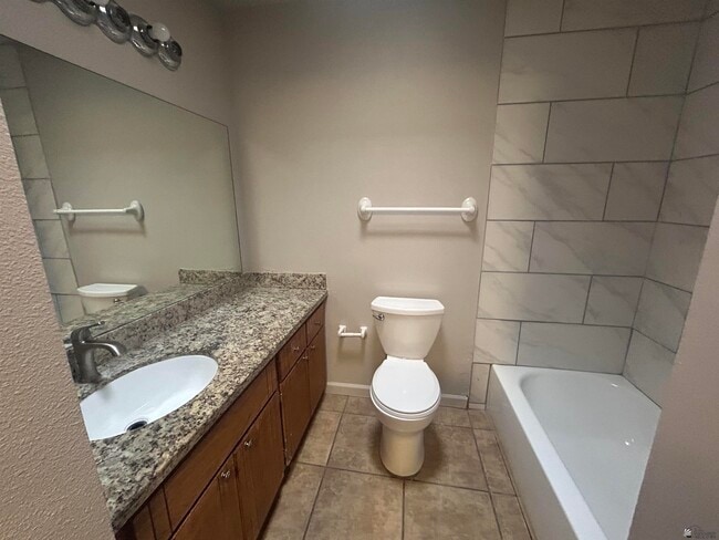 Building Photo - 143 W 27th Pl