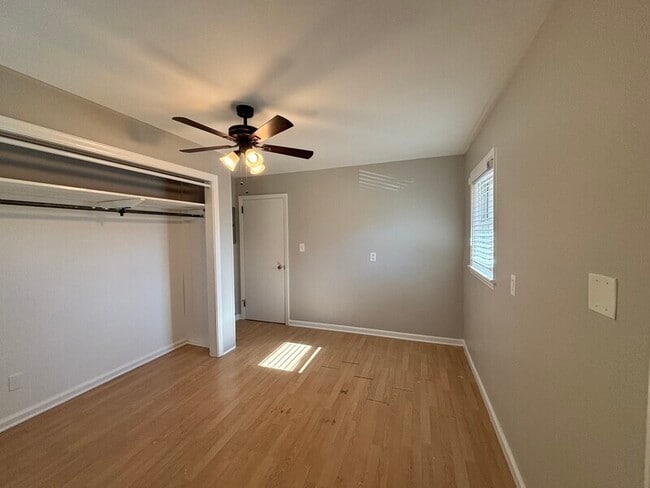 Building Photo - 104 Yancy Dr SE