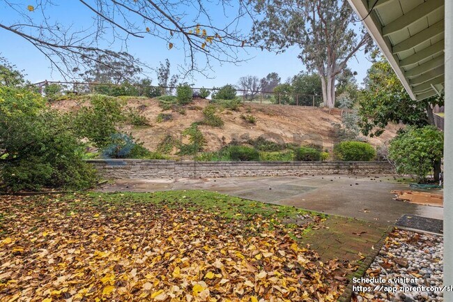 Building Photo - 60 Deerhaven Pl