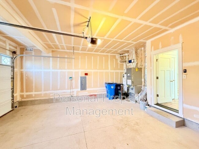 Building Photo - 3344 NW 47th Dr