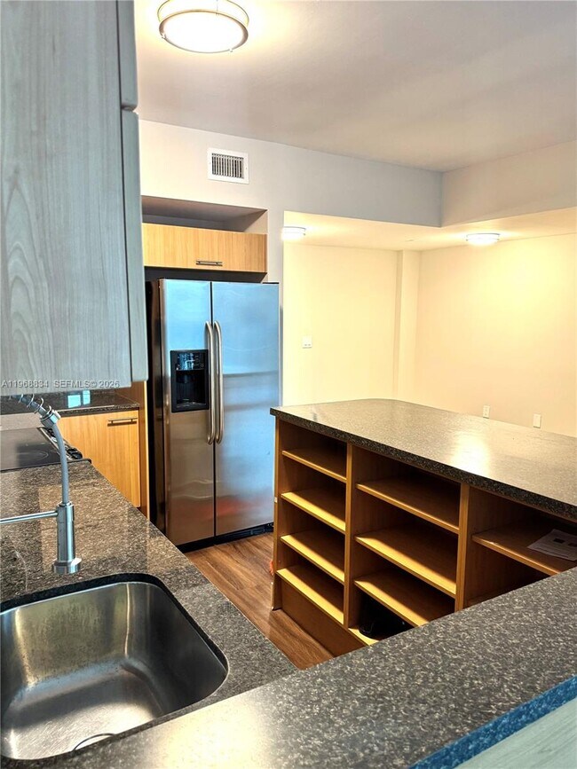 Building Photo - 350 S Miami Ave