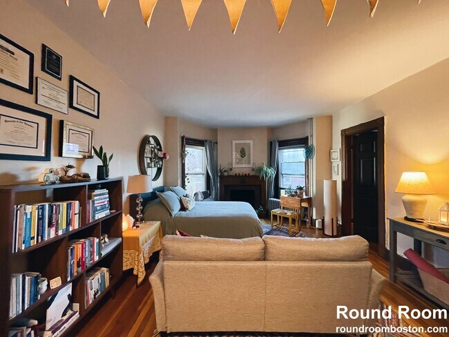 Building Photo - 847 Beacon St