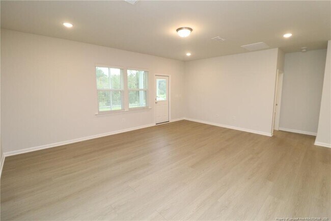 Building Photo - 756 Ben Ledi Ct