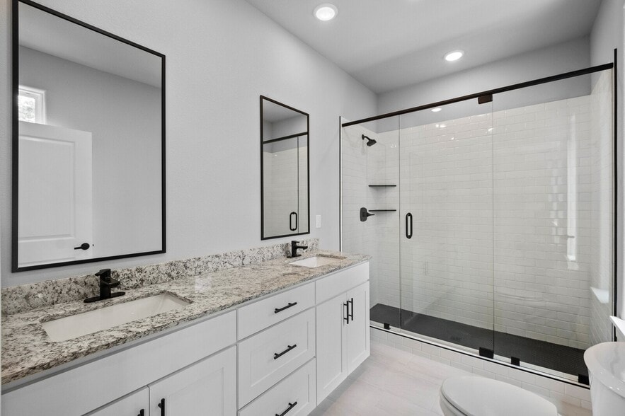 Building Photo - 2 Brightling Ln