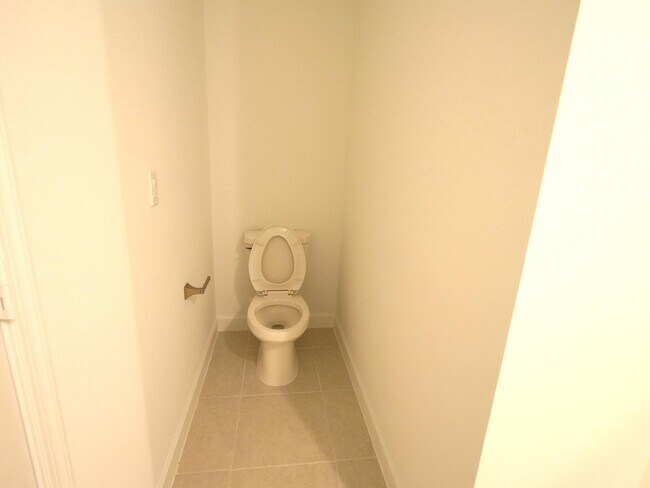 Building Photo - 206 SE Woodbark St