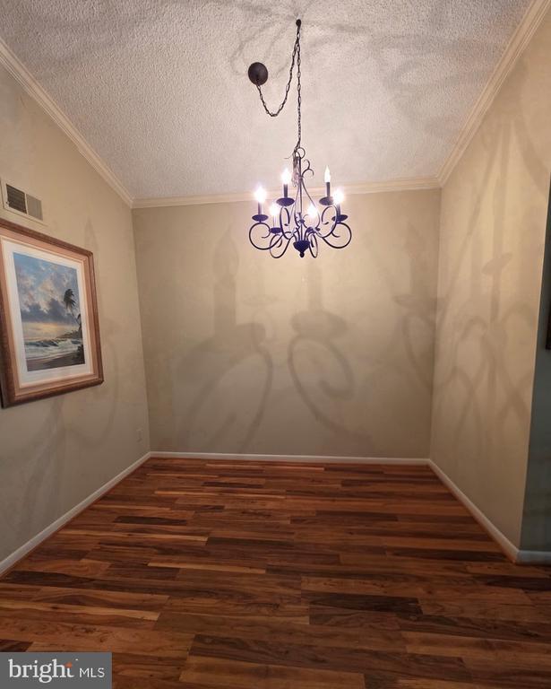 Building Photo - 15201 Elkridge Way