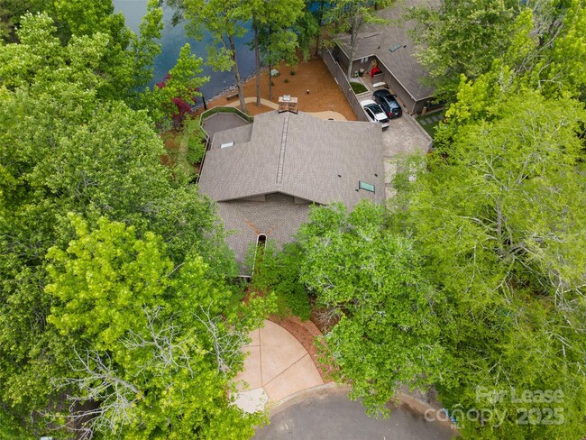 Building Photo - 449 Windward Dr