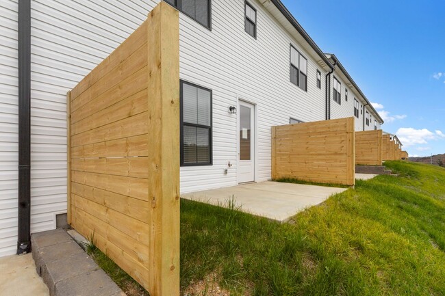 Building Photo - 3bd Marigold in Chapman Trace!