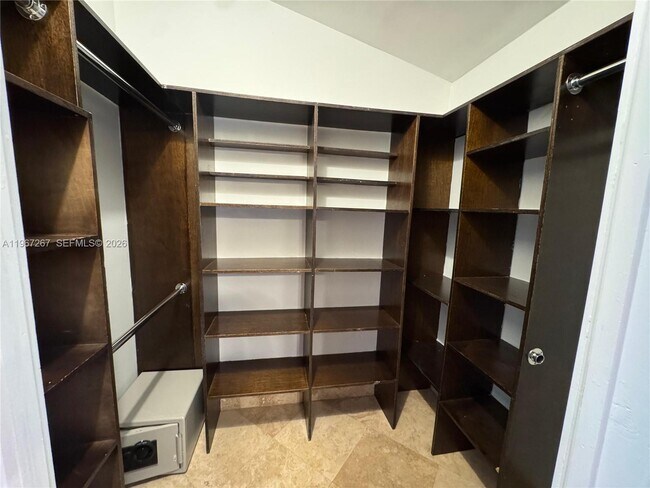 Building Photo - 332 NW 47th Ave