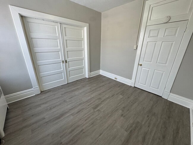 Building Photo - 810 Amity St