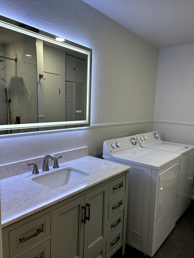 Building Photo - Casita 236