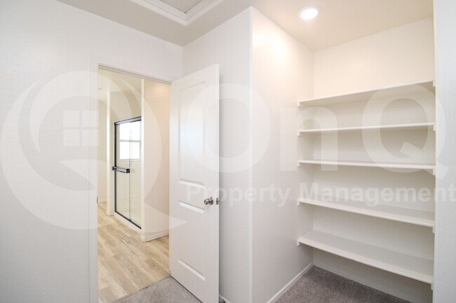 Building Photo - 7549 N 125th Dr