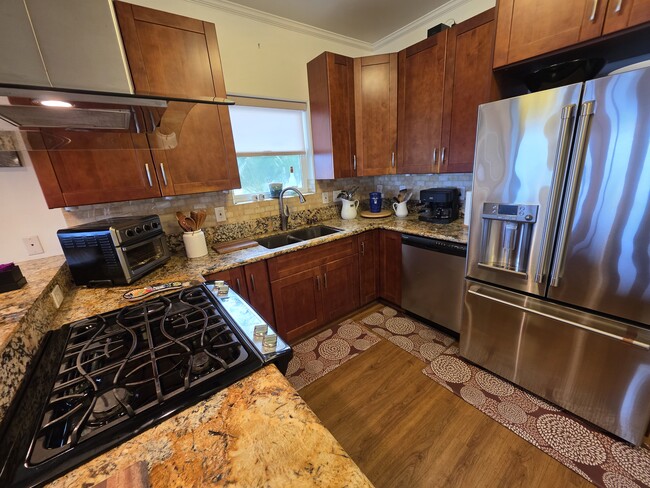 Building Photo - 1367 Kakae Pl