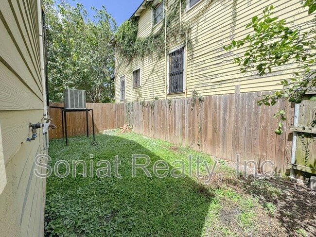 Building Photo - 3307 Baudin St