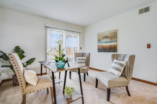 Building Photo - 1561 Spring Ct