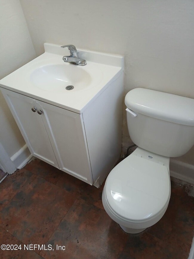 Building Photo - 2414 Rogero Rd