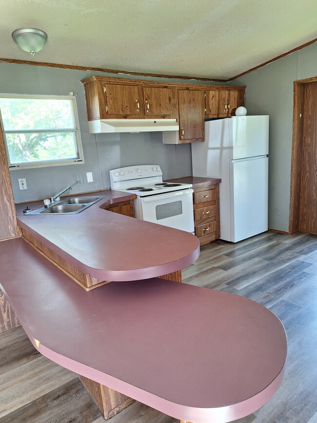 Building Photo - 8390 Countryside Dr