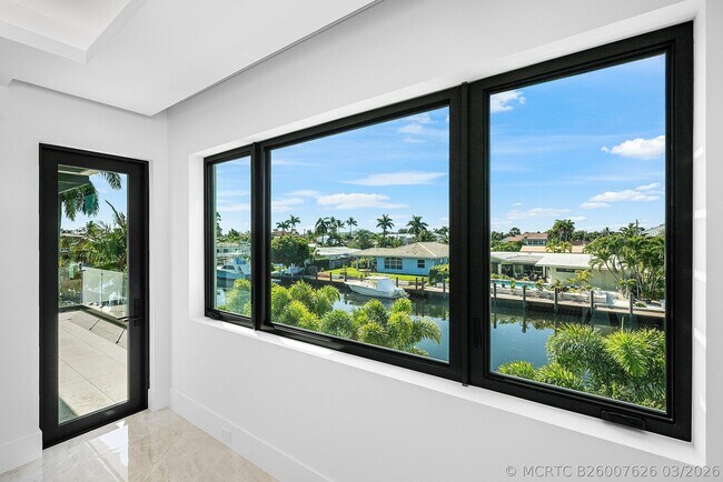 Building Photo - 2650 NE 48th Ct