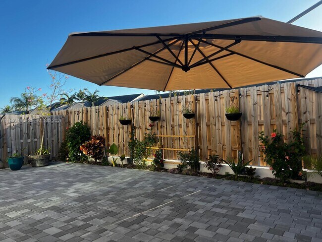 Building Photo - 1487 SE 7th Ter