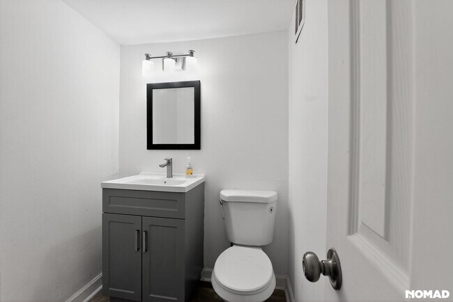 Building Photo - 405 Fairburn Rd SW