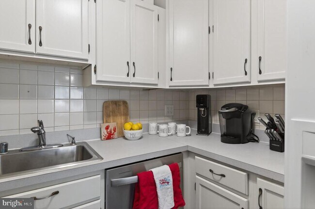 Building Photo - 462 Worthington Rd