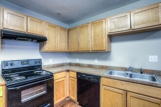 Building Photo - 10610 Pine Landing Dr