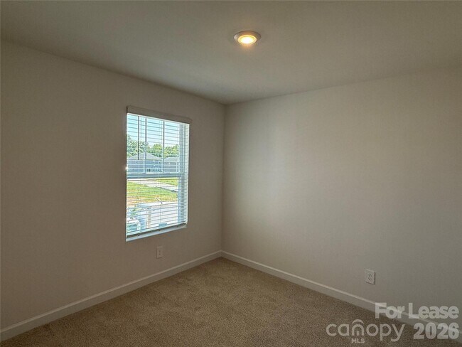 Building Photo - 436 Luna Ln