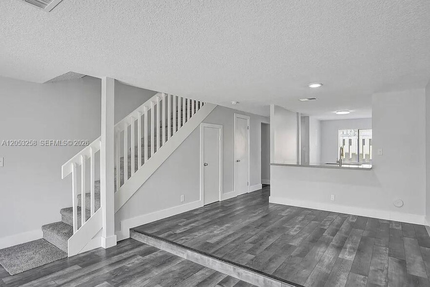Building Photo - 5084 S University Dr