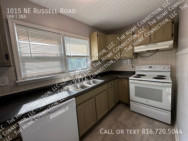Building Photo - 1015 NE Russell Rd.