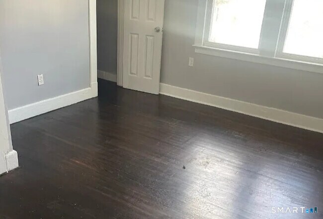 Building Photo - 24 Harding Pl