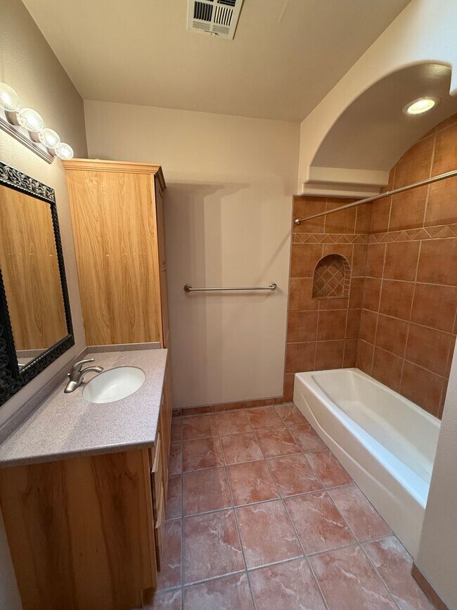 Building Photo - 3878 Stoneybrook Cir