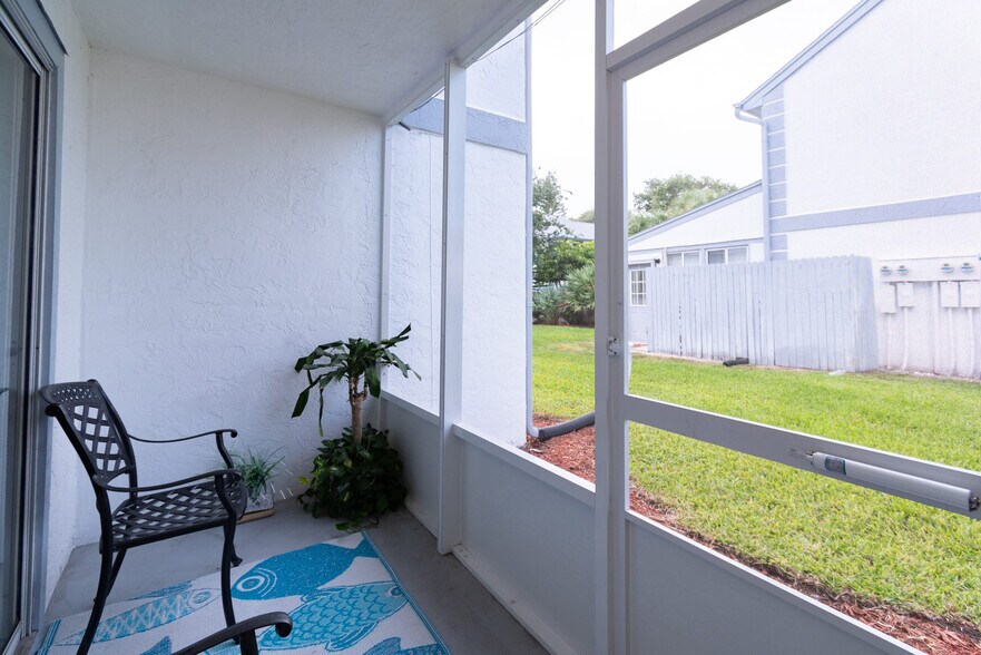 Building Photo - 516 Beach Park Ln