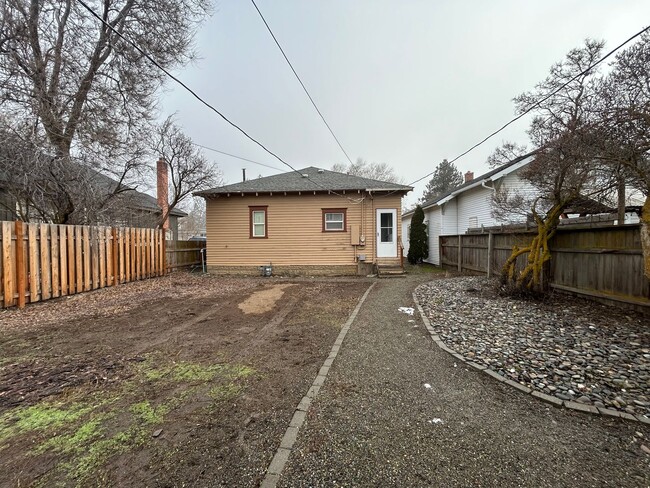 Building Photo - 2 Bedroom Home Near Downtown Ellensburg